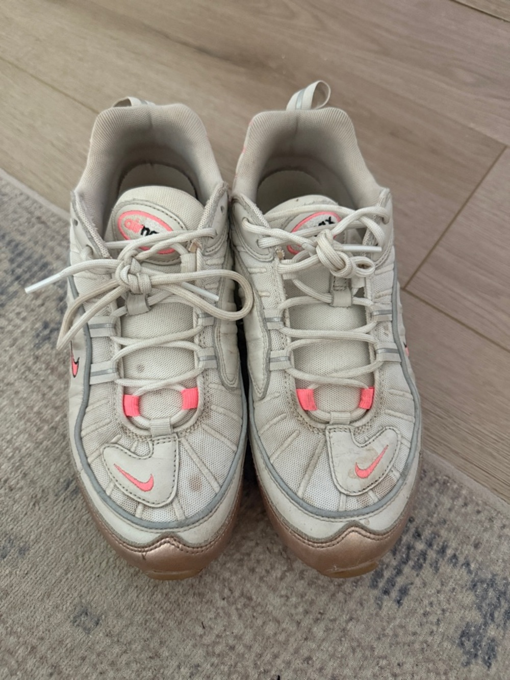 Nike Air Max Women’s White Pink gold Athletic Sneakers
